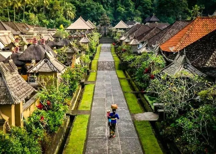 Made Sura Bali & Tour Botel Ubud