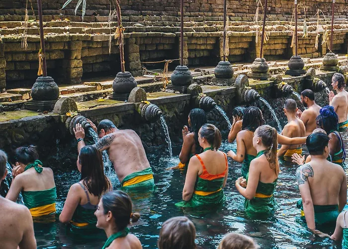 Made Sura Bali & Tour Botel Ubud