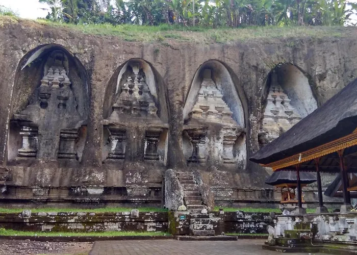 Made Sura Bali & Tour * Ubud